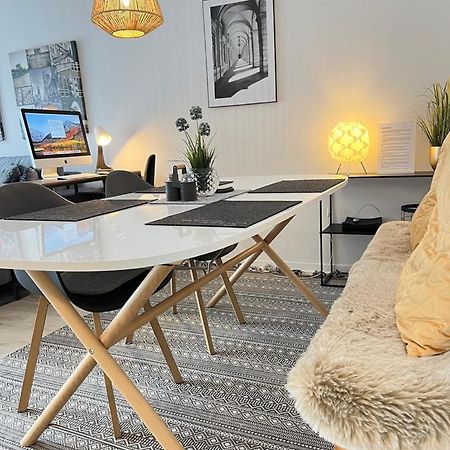 Living At Saarpartments -Adultsonly- 2 Bedrooms, Kitchen- Business & Holiday Apartments For Long- And Short Term Stay, 3 Min To Train-Station, Secure E-Bike Parking! Saarbrücken Exterior foto