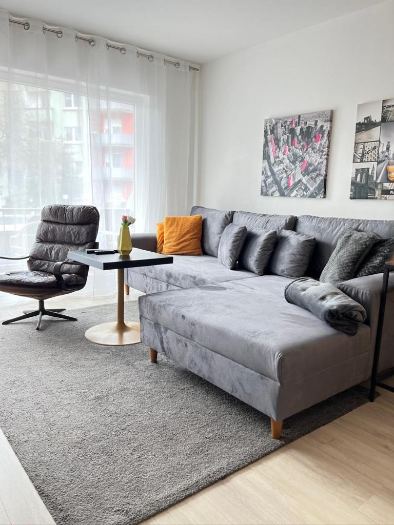 Living At Saarpartments -Adultsonly- 2 Bedrooms, Kitchen- Business & Holiday Apartments For Long- And Short Term Stay, 3 Min To Train-Station, Secure E-Bike Parking! Saarbrücken Exterior foto